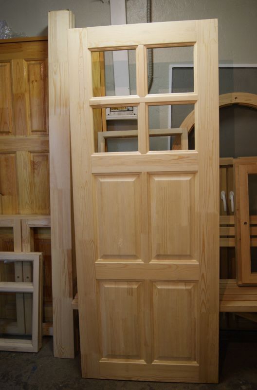 Дверь деревянная со стеклом